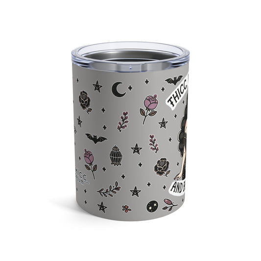 “Thicc Witchyy” Tumbler – 10oz in grey — brewed bold, served hot, and built for curves & curses 🧹🔥🖤✨